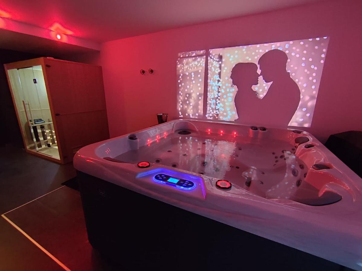 Avec Toi Suite Spa Barlin Exterior foto